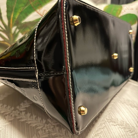 Arcadia Black Patent Leather Handbag - Picture 5 of 8